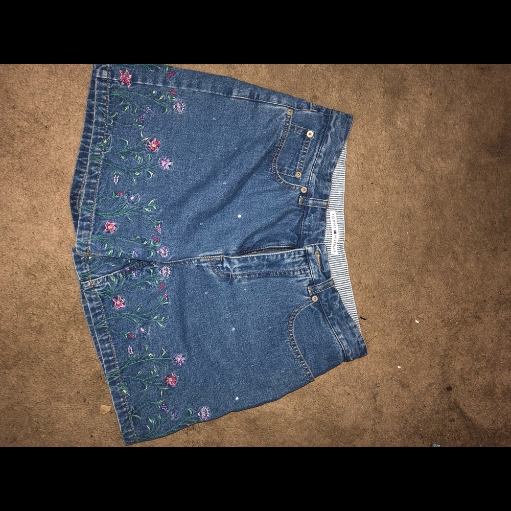 TOMMY Hilf. jean shorts